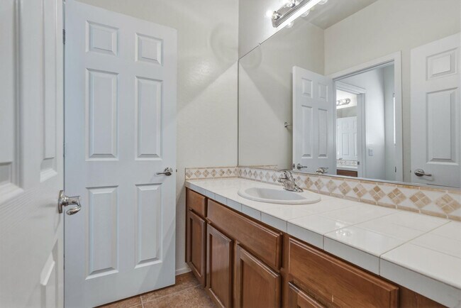 Building Photo - 5111 W El Cortez Trail