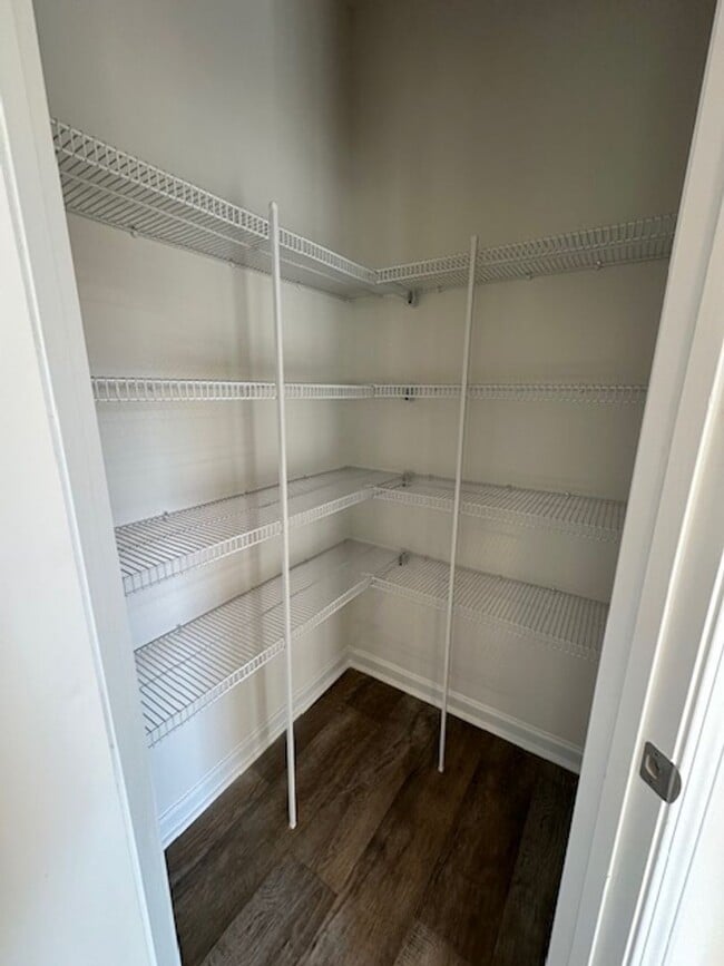 Building Photo - Graham