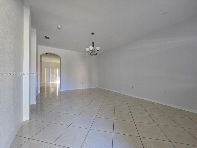 Building Photo - 10924 SW 182nd Ln