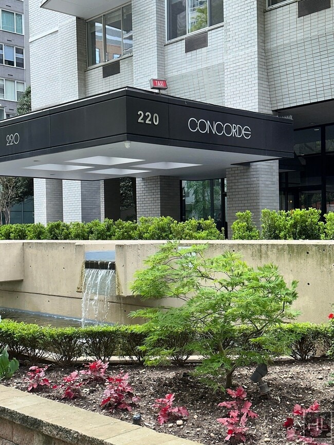 Building Photo - 220 EAST 65 STREET