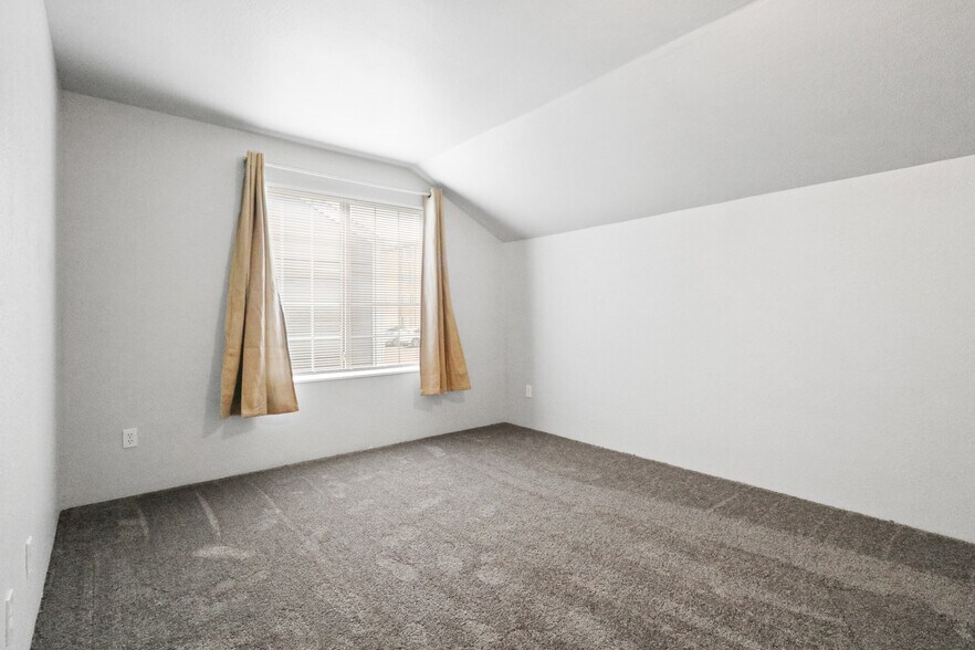 Building Photo - 6200 E Iliff Ave