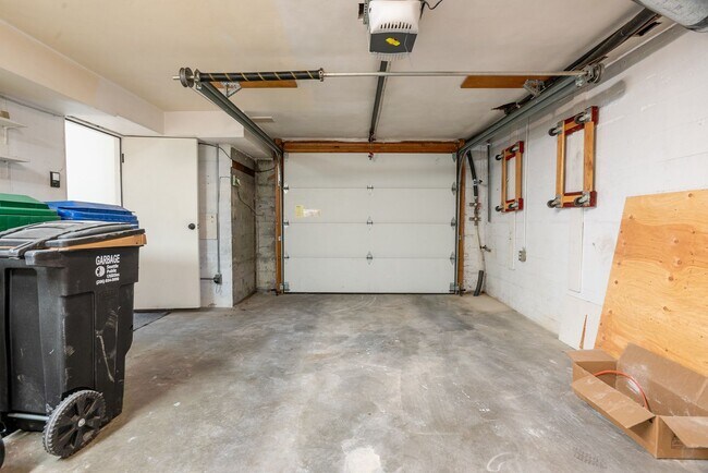 Building Photo - Beautiful Magnolia Brick close to village ...
