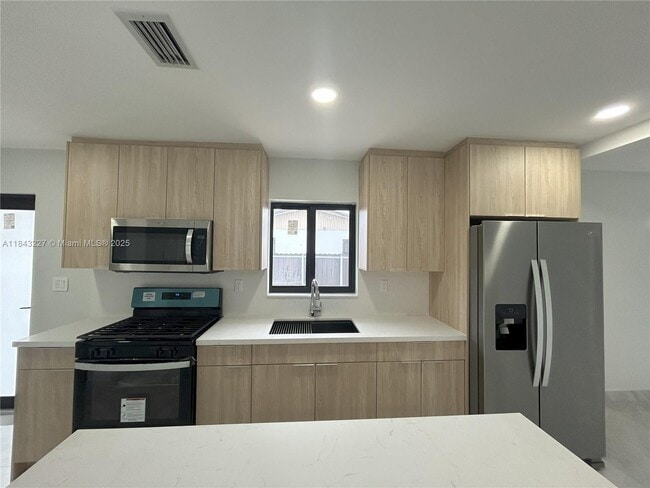 Building Photo - 3765 SW 122nd Pl