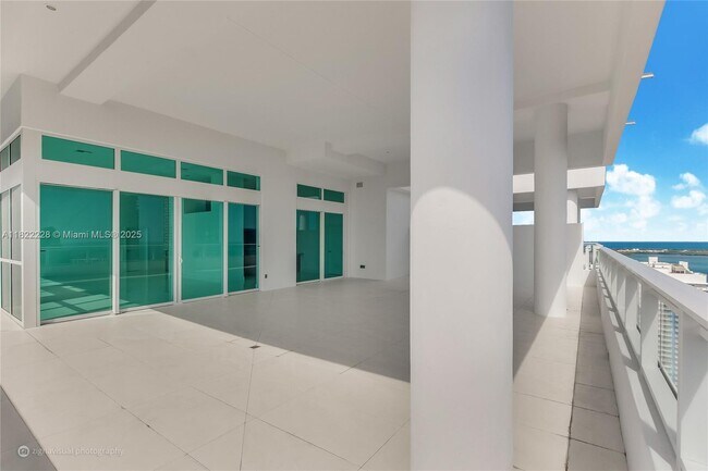 Building Photo - 1080 Brickell Ave
