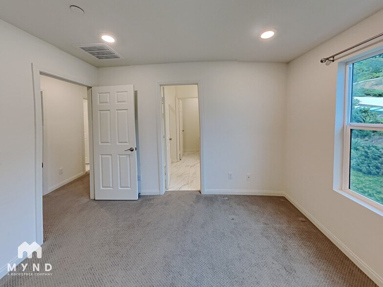 Building Photo - 443 Fitzpatrick Rd