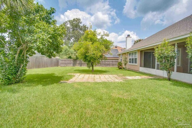 Building Photo - 2042 Hamilton Crossing Dr