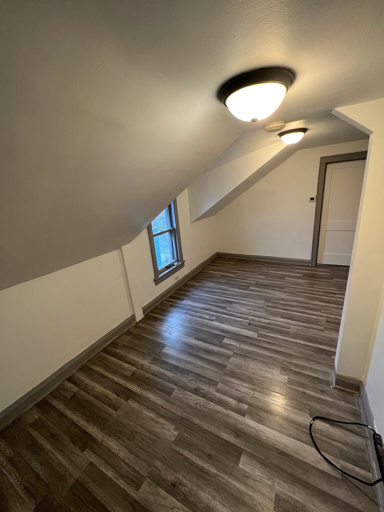 upper unit living room - 1229 Terrace Ave