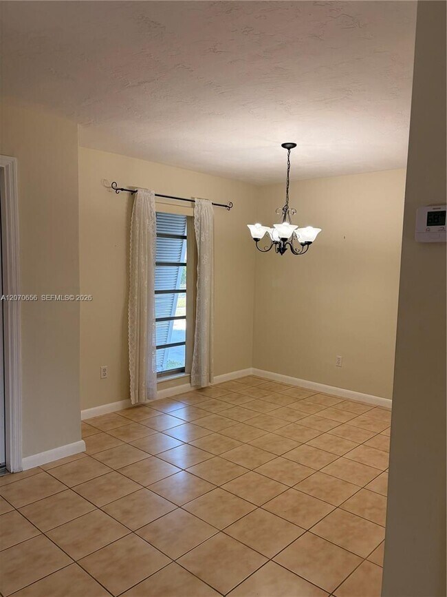 Building Photo - 18225 SW 94th Ave