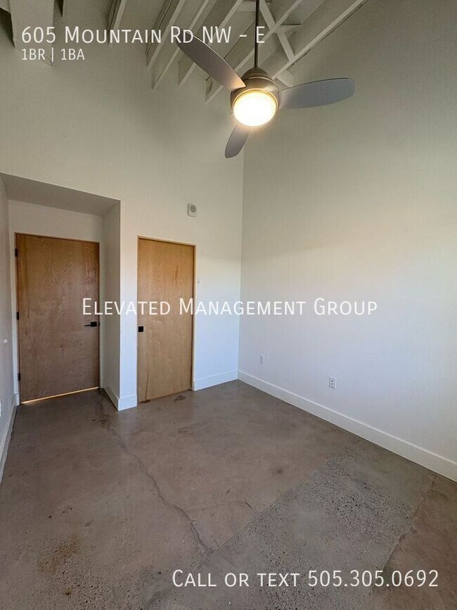 Building Photo - 605 Mountain Rd NW