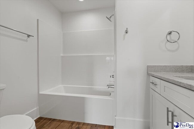 Building Photo - 501 W Cheves St