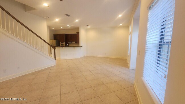 Building Photo - 654 S Loop Pkwy