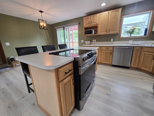 Building Photo - 9444 Windsong Ln