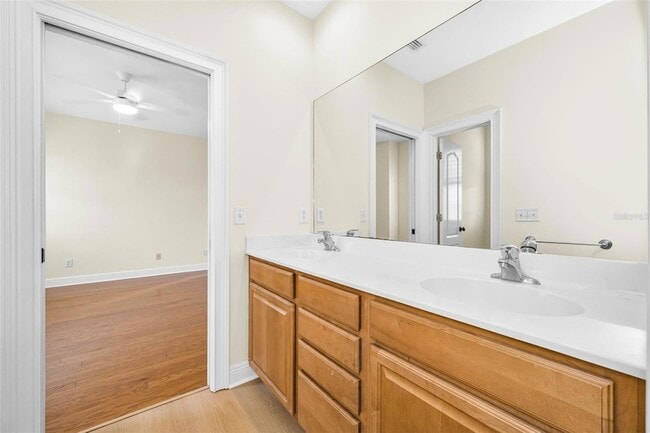 Building Photo - 924 Hemingway Cir