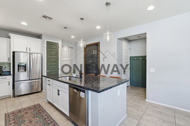 Building Photo - 9854 Thatcher Ave
