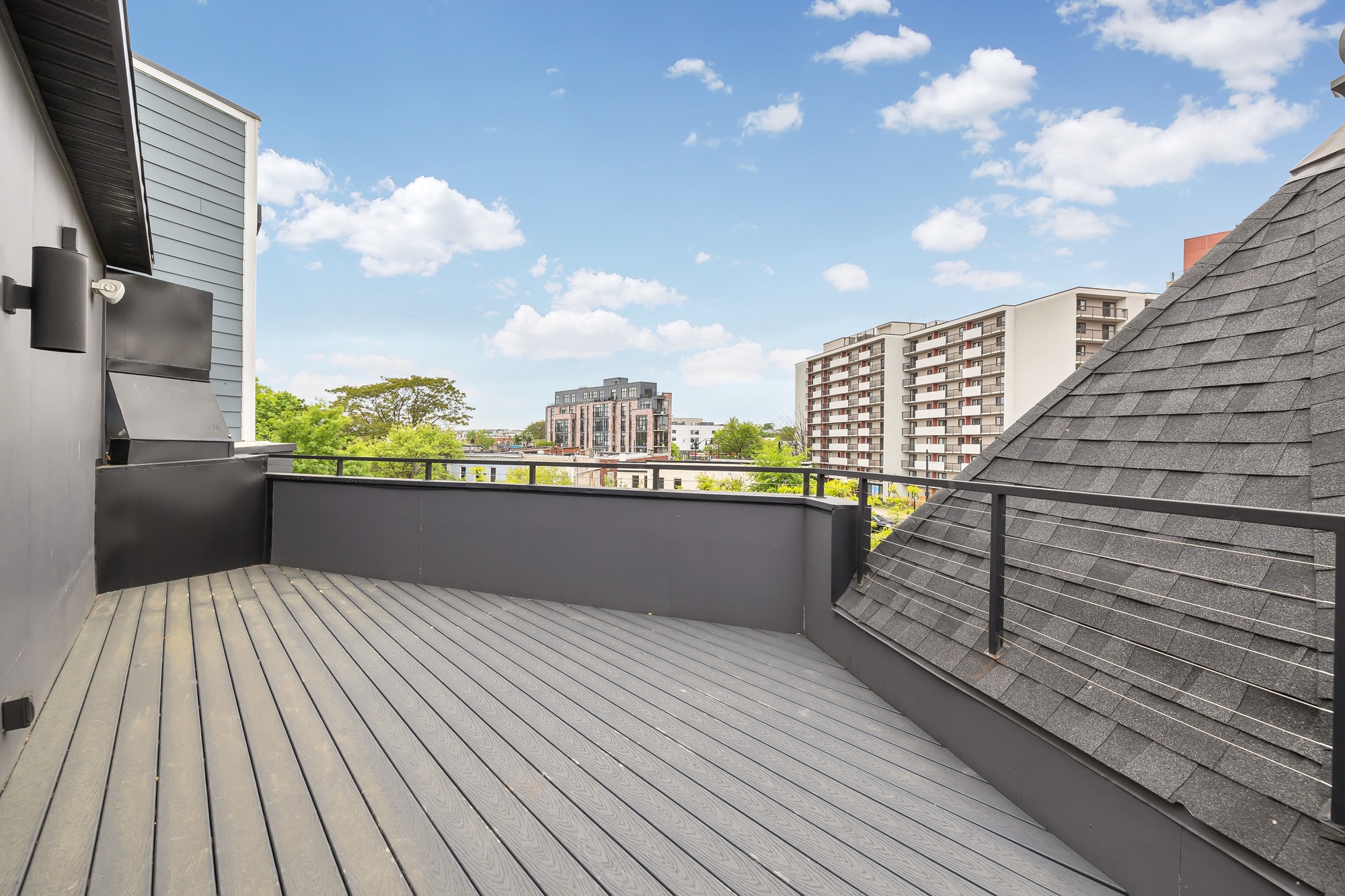 Building Photo - 1451 Maryland Ave NE