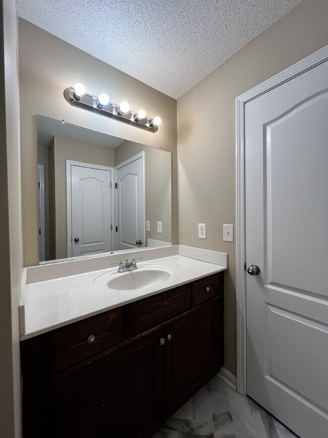 Building Photo - 541 Patriot Park Ct