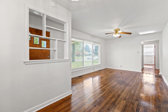 Building Photo - 2057 Heather Way