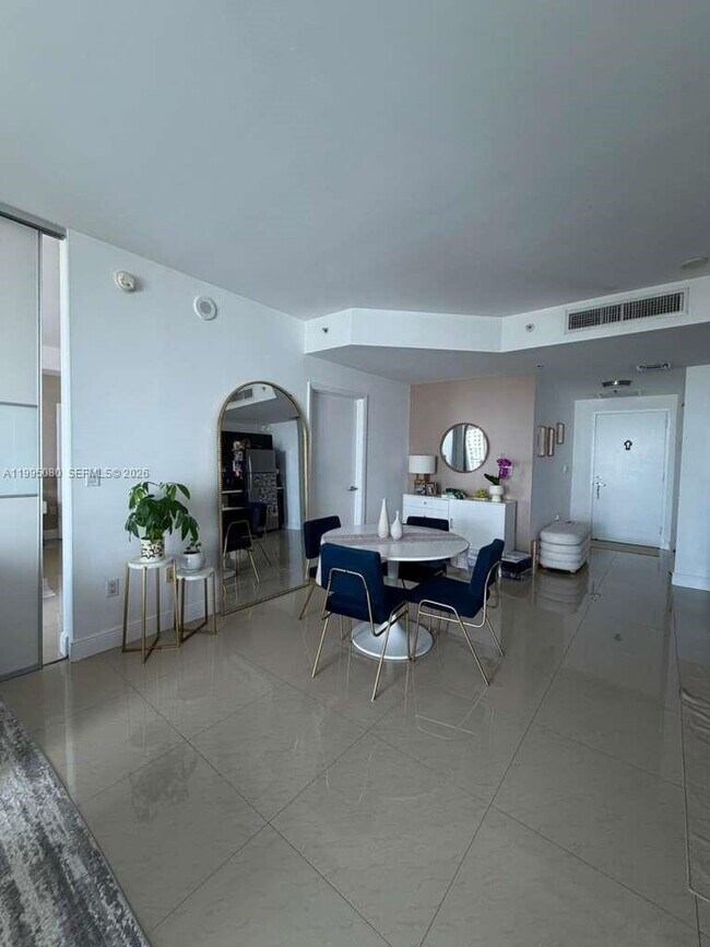 Building Photo - 90 SW 3rd St