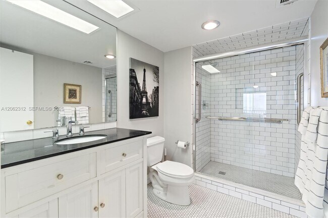 Building Photo - 2200 S Ocean Ln