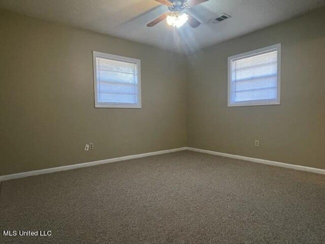 Building Photo - 3 Bed 1.5 Bath in Gulfport