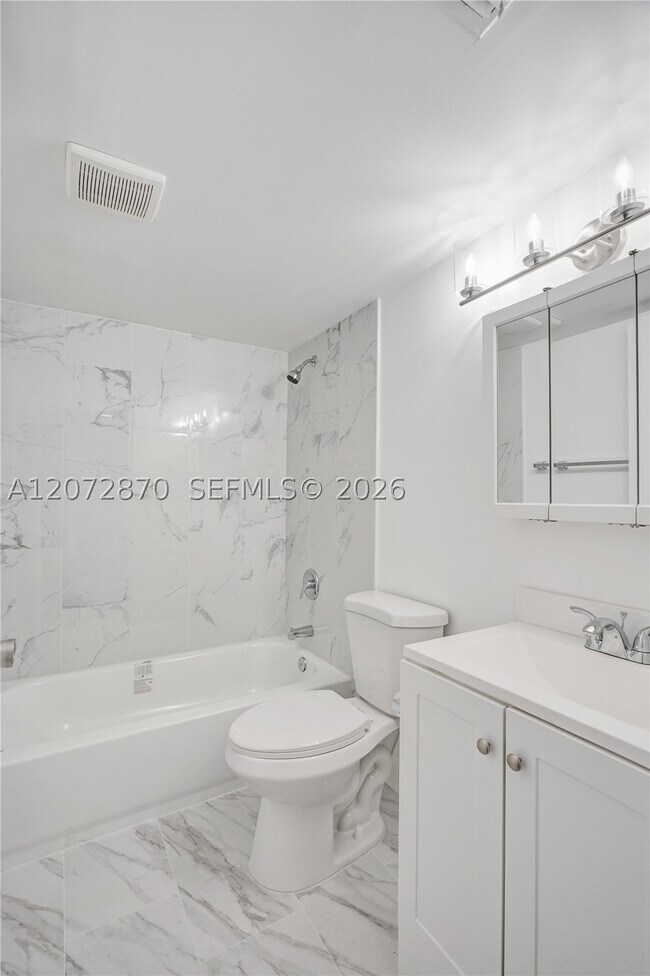 Building Photo - 770 Claughton Island Dr