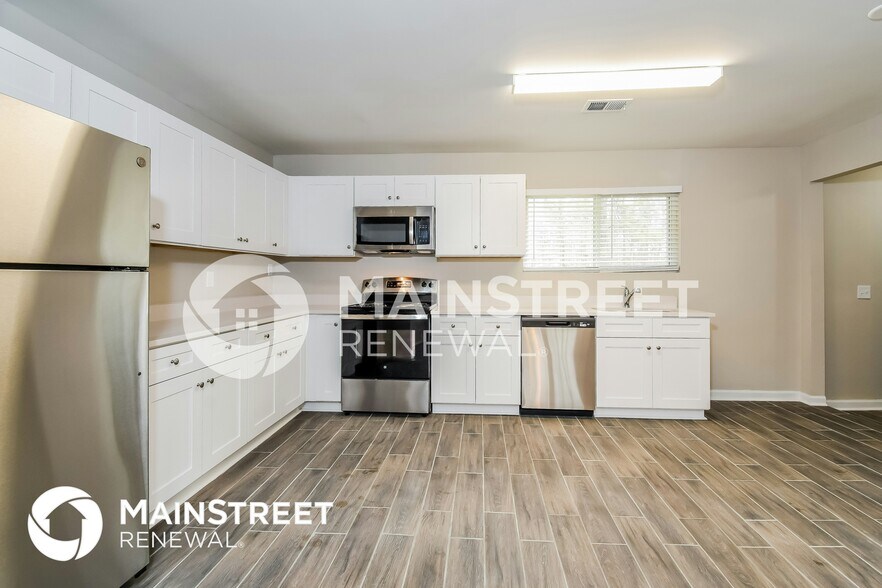 Building Photo - 3715 Meadowview Dr