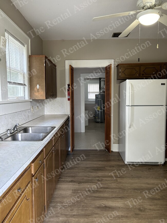 Building Photo - 201 S Farmerville St