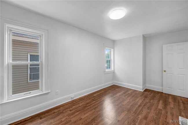 Building Photo - 722 Hopkins St