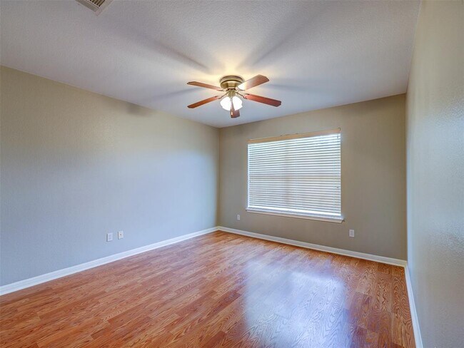 Building Photo - 1554 Homewood Cir