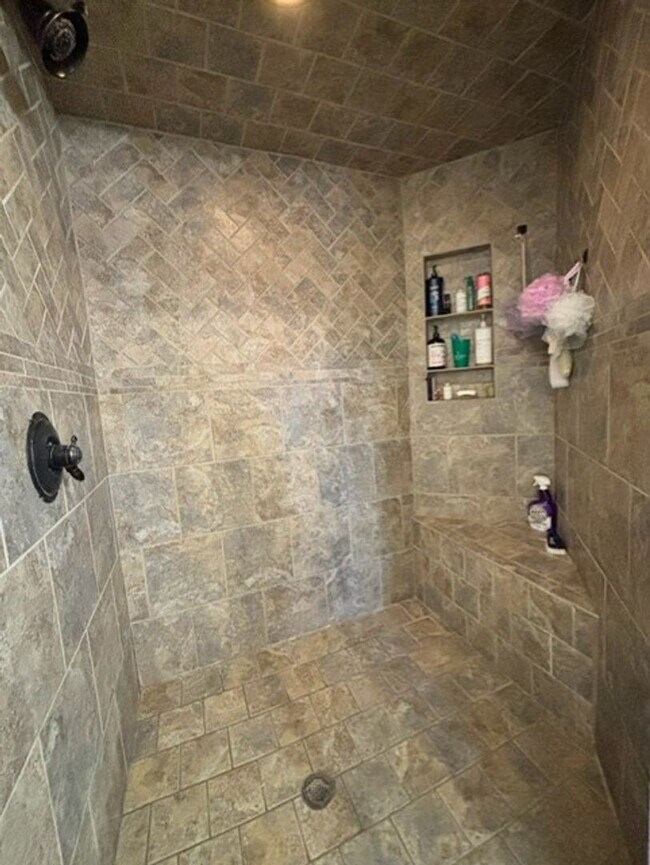 Building Photo - Beautiful home in Lake Park