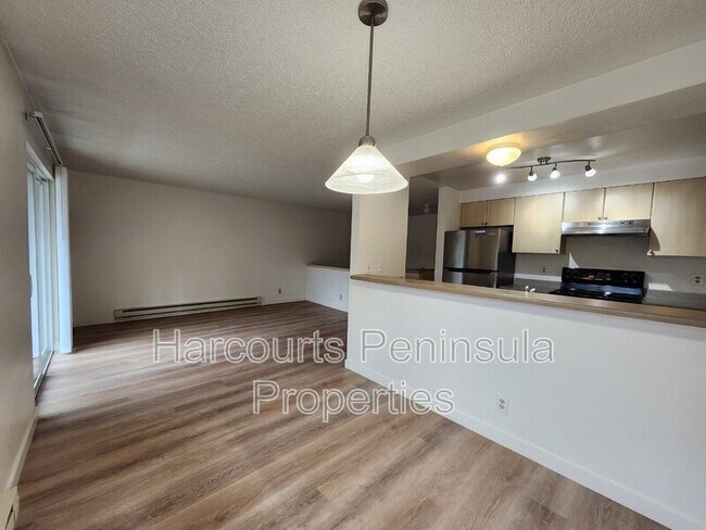 Building Photo - 45 NE Torval Canyon Rd