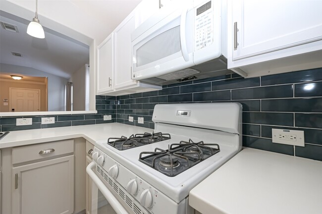 Building Photo - 26611 Marble Falls Bend