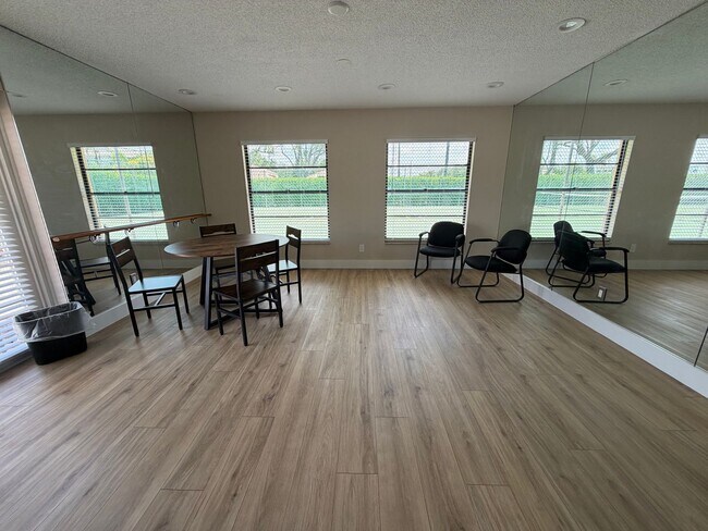 Building Photo - 5321 Summerlin Woods Dr