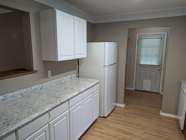 Building Photo - ADORABLE 3 Bed 1 bath in Breaux Bridge!!