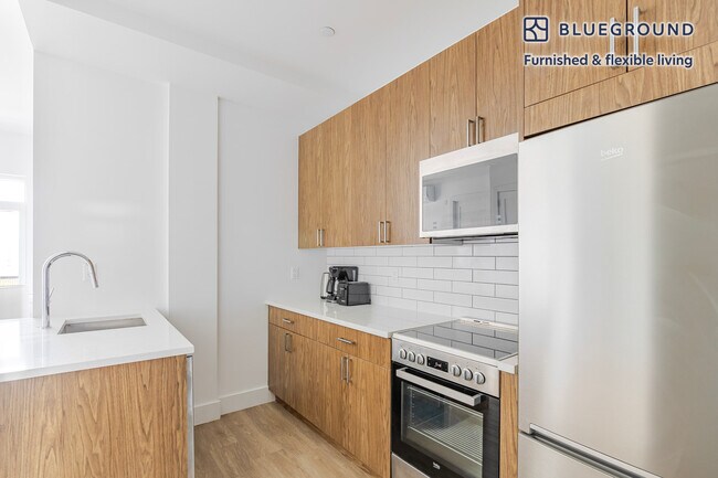 Building Photo - 82 4th Ave