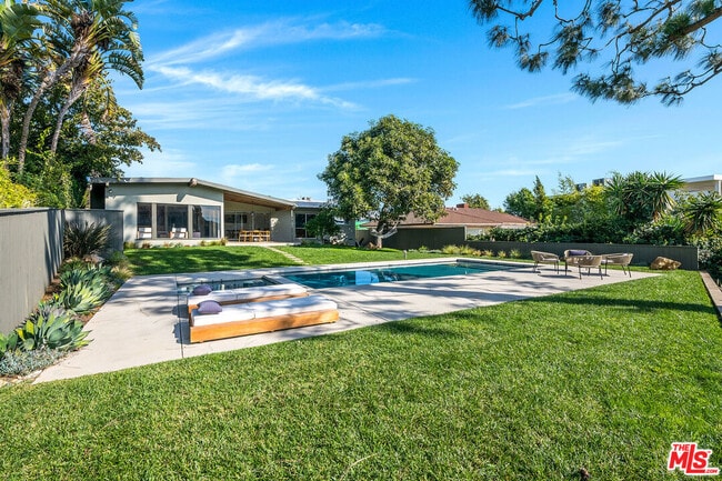 Building Photo - 2431 Carman Crest Dr