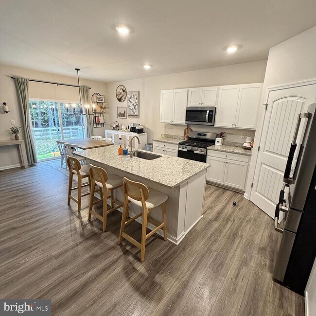 Building Photo - 24119 Hammerhead Dr