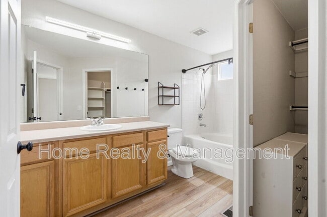 Building Photo - 5174 E 119th Way