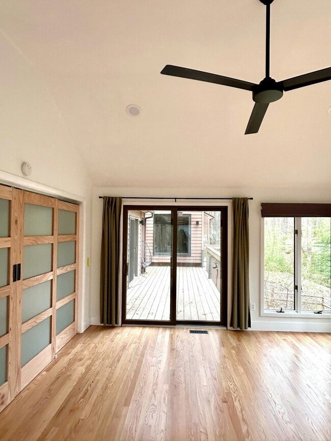 Building Photo - 104 Jerdone Rd