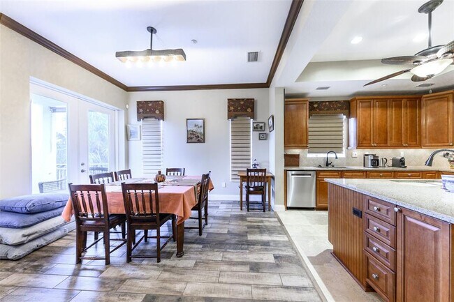 Building Photo - 10300 Tarpon Landings Terrace