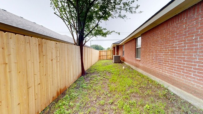 Building Photo - UPDATED DUPLEX IN NOLANVILLE ONLY $1,350!!!