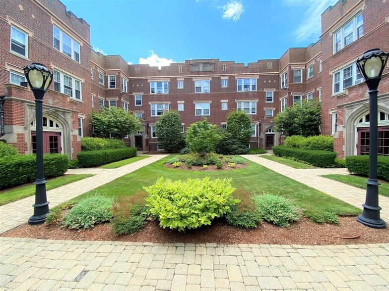 Building Photo - 520 High St