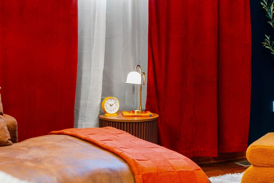 Building Photo - 1418 N Talman Ave