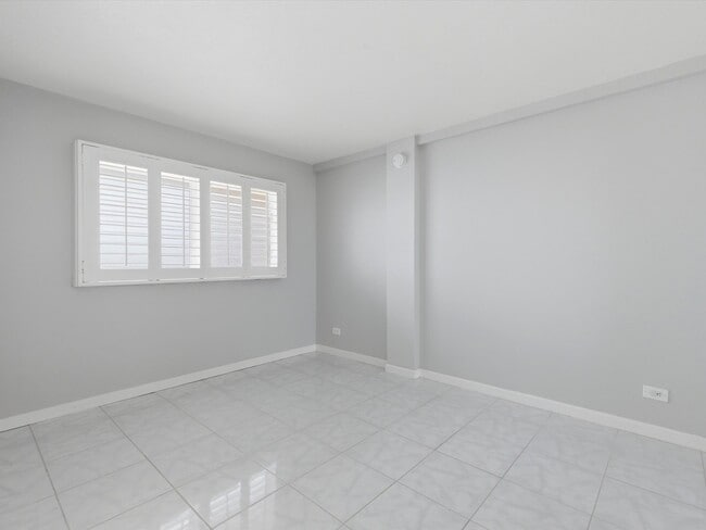 Building Photo - 14 Aulike St