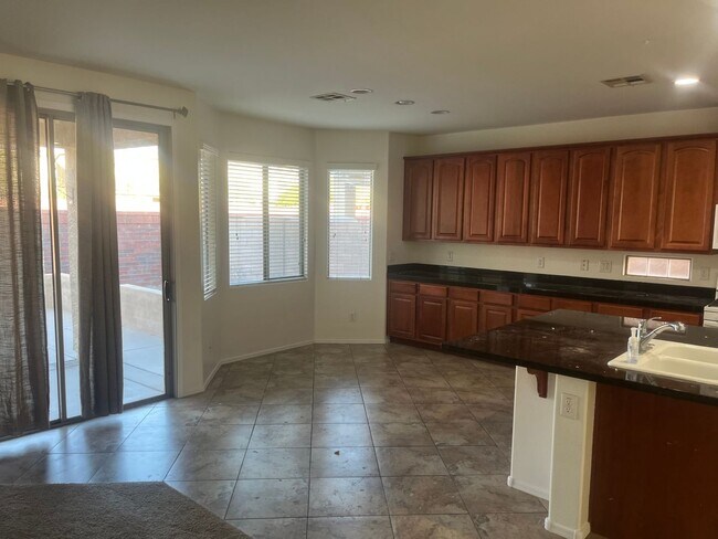 Building Photo - Welcome to this beautifully maintained home in one of Gilbert’s most sought-after communities.