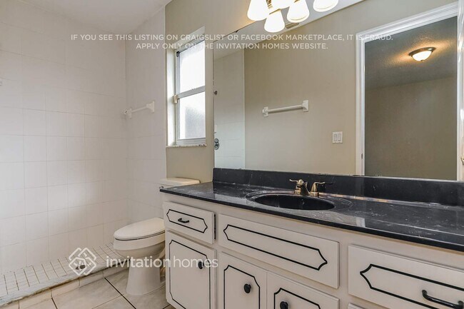 Building Photo - 3104 Pine Tree Dr