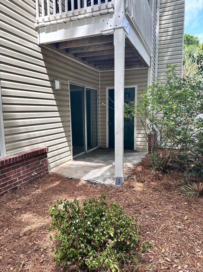 Building Photo - Spacious 2 Bed / 2 Bath Condo in Indian Lake – Ground Floor Unit