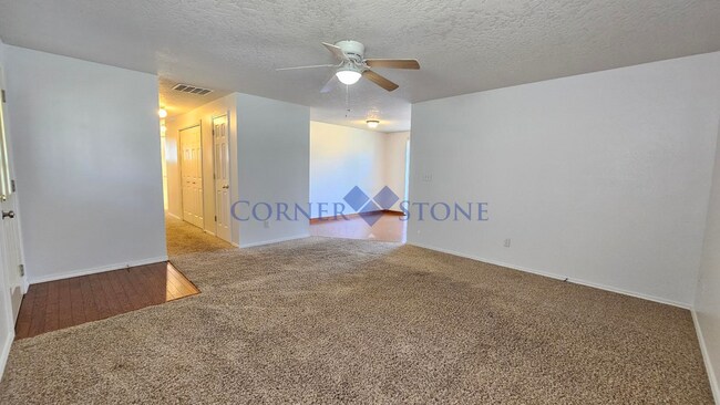 Building Photo - Cozy Nampa Home with Fenced Yard!