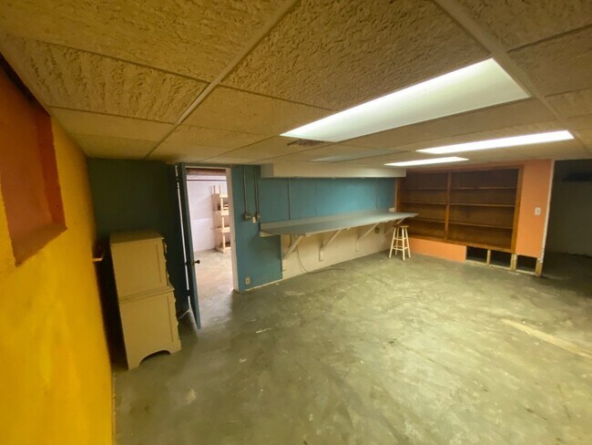 Building Photo - 2105 N Salisbury St