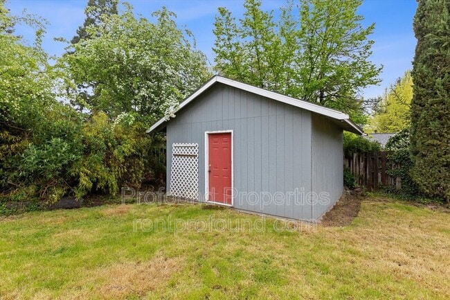 Building Photo - 5860 SW 191st Ave